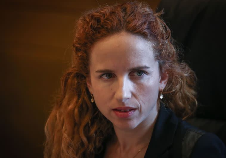 אומרת אמת. סתיו שפיר