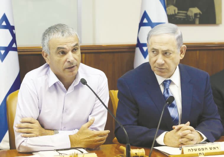 כחלון ונתניהו. צילום: מרק ישראל סלם