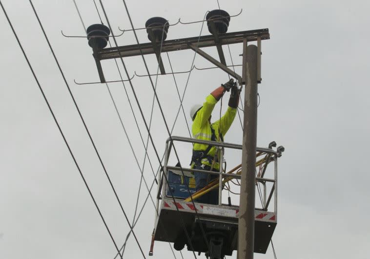 תיקון חשמל, אילוסטרציה. צילום: פייסבוק