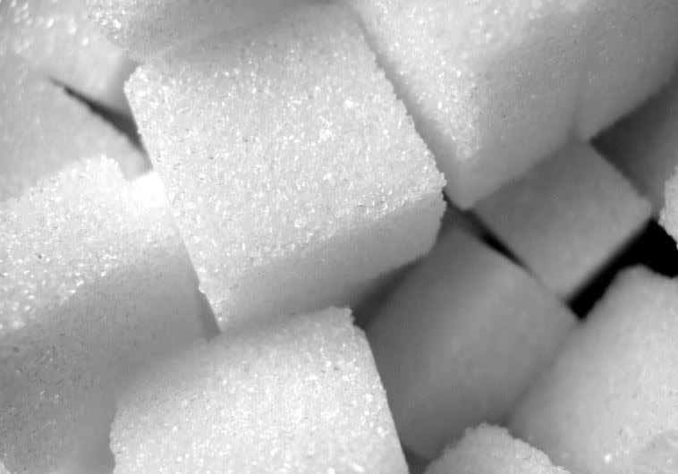 צריכה מופרזת עלולה לגרום לרעב ועייפות, סוכר. צילום: אינג' אימג'