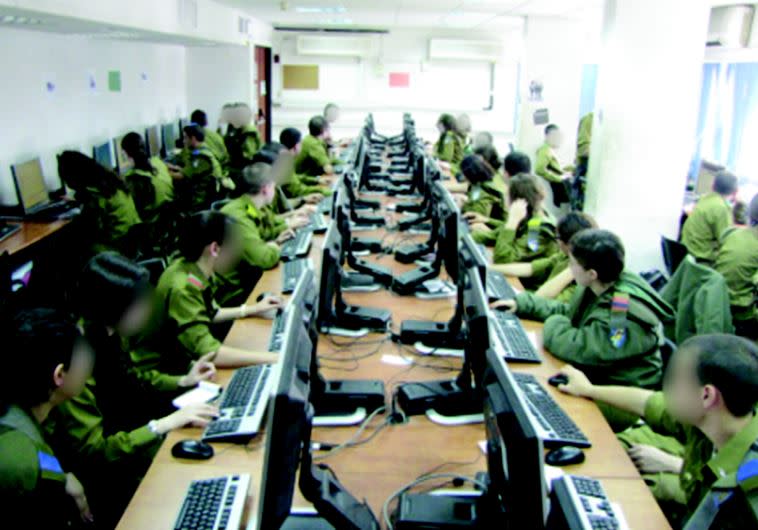 לוחמי סייבר של צה&quot;ל. צילום: דובר צה&quot;ל