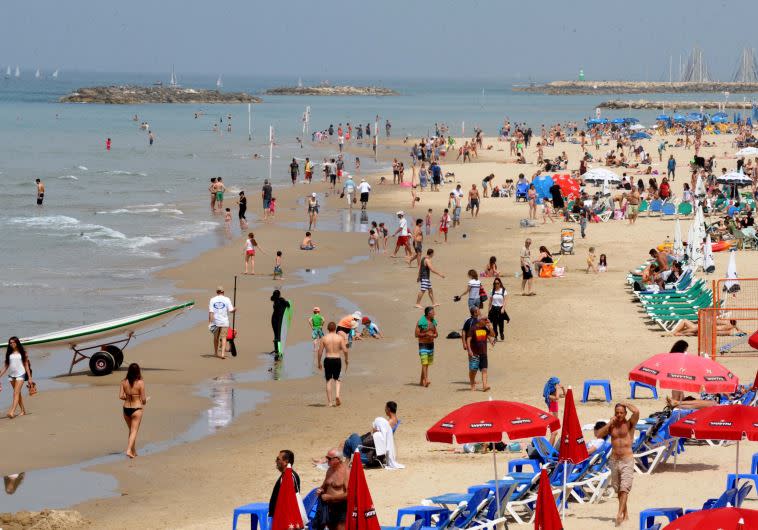 חוף הים בתל אביב. צילום: אבשלום ששוני