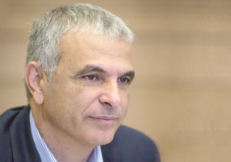 כחלון. לא בוחל בשום  פתרון יצירתי צילום: יונתן זינדל, פלאש 90