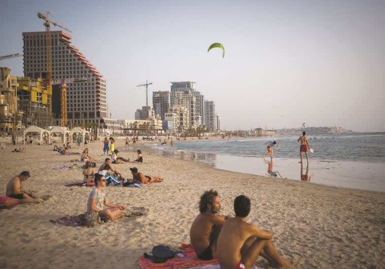 חוף הים. צילום: מרים אלסטר פלאש 90, רויטרס