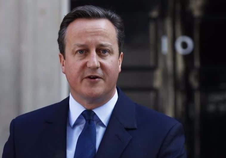 .קמרון מודיע על התפטרותו. צילום: רויטרס