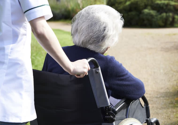 &quot;אל תשליכני לעת זקנה&quot;, אילוסטרציה. צילום: אינגאימג'