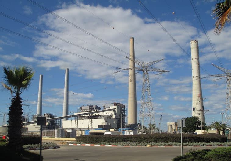 תחנת כוח &quot;אורות רבין&quot; בחדרה. צילום: ד&quot;ר אבישי טייכר, ויקיפדיה