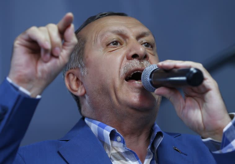 הנשיא ארדואן בנאום הניצחון לאחר ניסיון ההפיכה. צילום: רויטרס