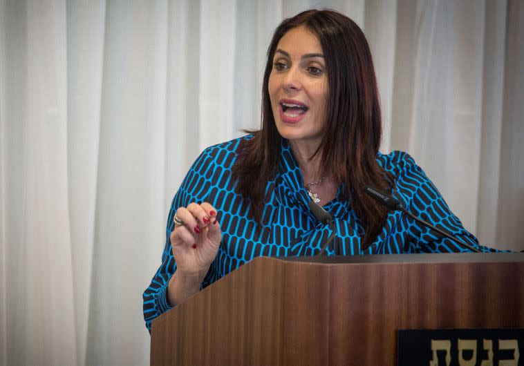 רוכבת על גלי הפולקלור, מירי רגב. צילום: הדס פרוש, פלאש 90