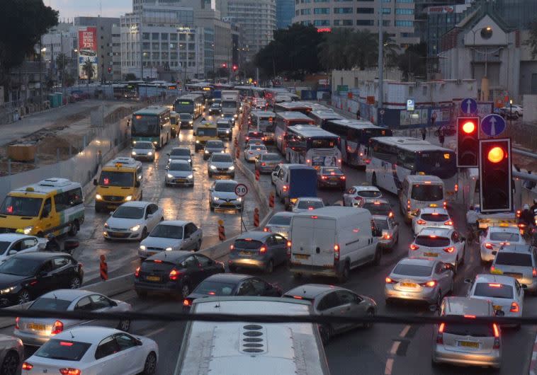 פקקים בתל אביב. צילום: אבשלום ששוני