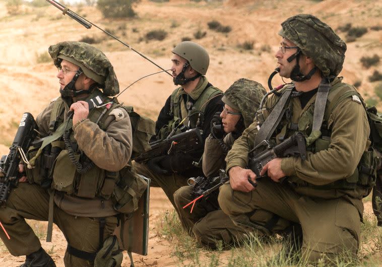 תרגיל של חיילי מילואים מצה&quot;ל. צילום: דבורה שרר