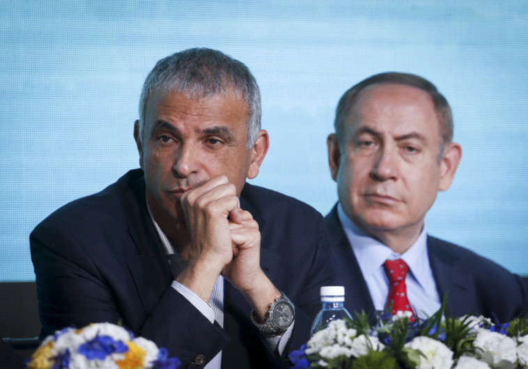 יעבור קבוצה? נתניהו וכחלון. צילום: הדס פרוש, פלאש 90