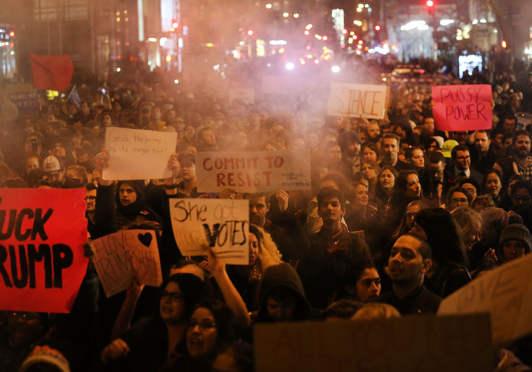 מפגינים נגד טראמפ בניו יורק. צילום: Getty Images