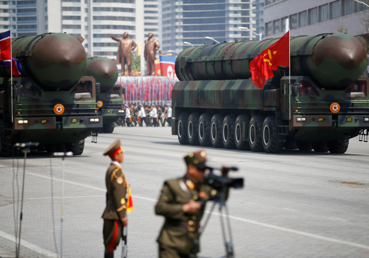 מצעד הצגת טילים בקוריאה הצפונית. צילום: רויטרס