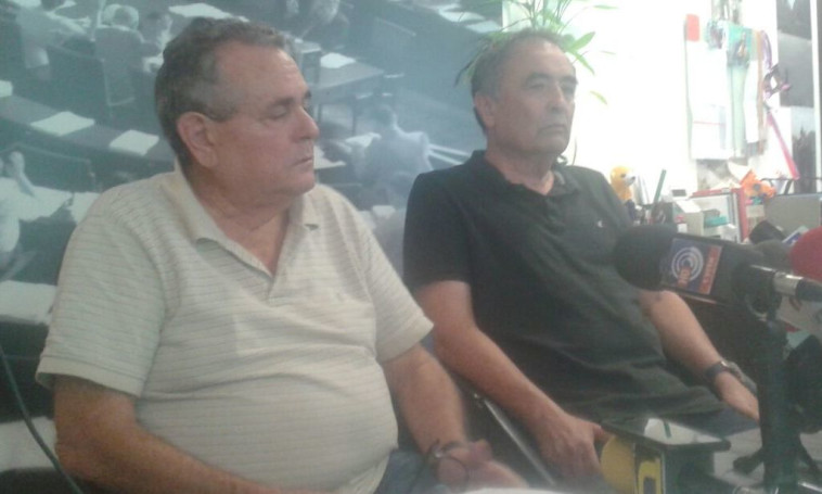 עמי גיא ויעקב גינצבורג, מנכ"לים ובעלים של סלטי שמיר, במסיבת העיתונאים בשבוע שעבר. צילום: יובל בגנו