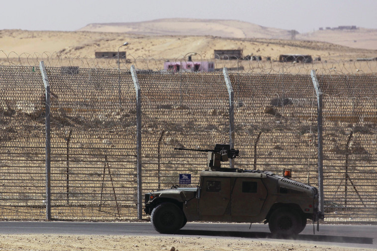 נתניהו קידם ועיכב במקביל. הגדר בגבול מצרים, צילום: רויטרס
