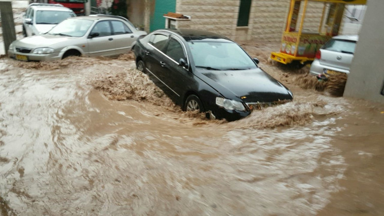 ההצפות באסכאל, צילום: דוברות המשטרה