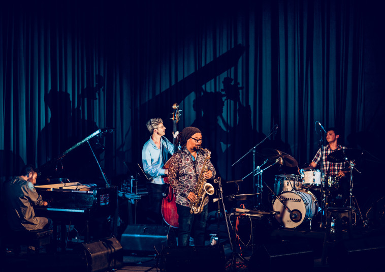 ההרכב בפסטיבל הג'אז בסינמטק בת"א. אירחו את Dayna Stephens צילום: Olya Mruwka