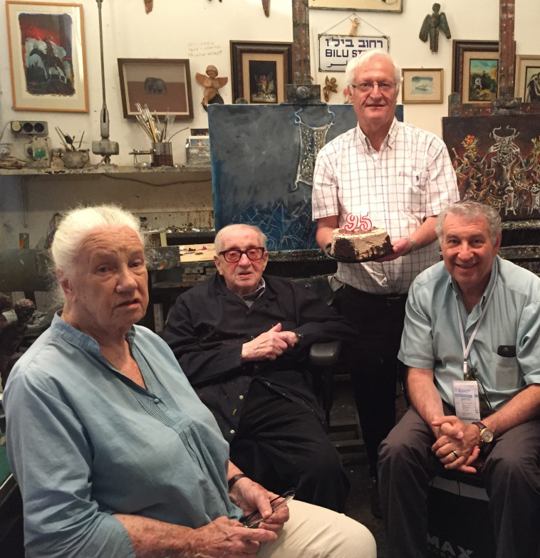 אחת התמונות האחרונות של יוסל ברגנר. משמאל לימין: אודרי ברגנר, יוסל ברגנר, מייסד לימוד חיים צ׳סלר, ודני לאם ראש הפדרציה הציונית באוסטרליה