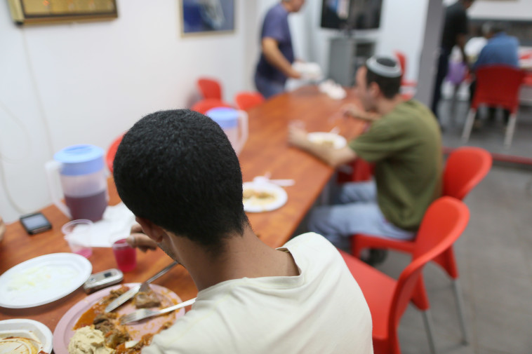 35.6% מילדי ישראל עניים. צילום: נתי שוחט, פלאש 90