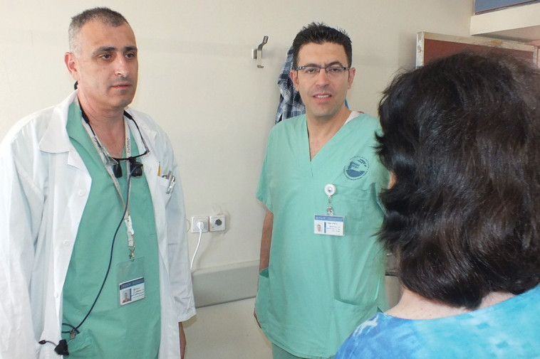 ד"ר אבו אל־נעאג' וד"ר אבו ג'בל. צילום: מיה צבן, המרכז הרפואי פוריה