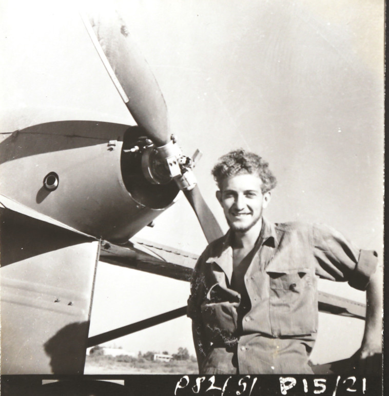 עזר ויצמן שהיה יחד עם סמוקי, מראשוני חיל האוויר, צילום ורפרודוקציה: אריאל בשור