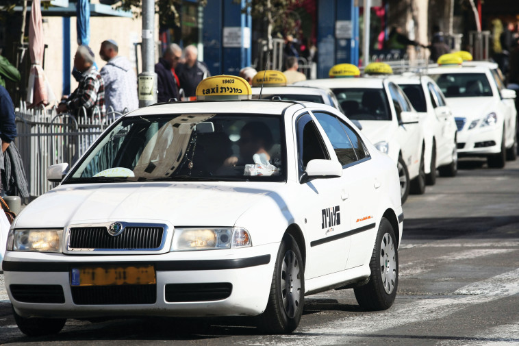 מוניות, צילום אילוסטרציה. קרדיט: קובי גדעון, פלאש 90