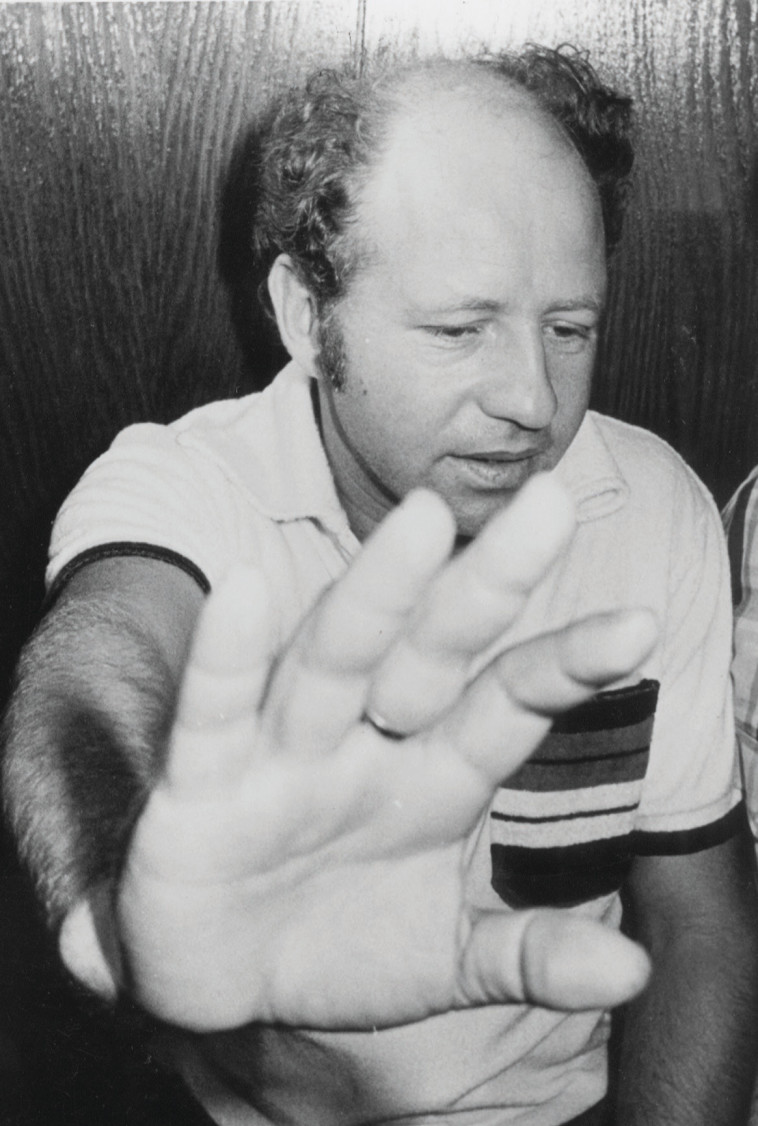 צבי גור לאחר מעצרו ב-1980. צילום: שמואל רחמני