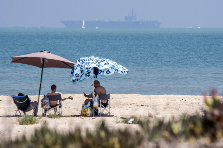 נושאת המטוסים סמוך לחופי חיפה. צילום: AFP