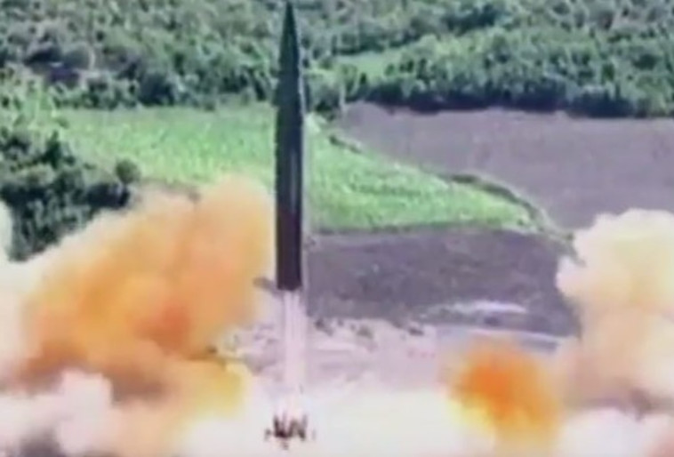 ניסוי הטיל בליסטי הבין יבשתי של צפון קוריאה (צילום: מסך)