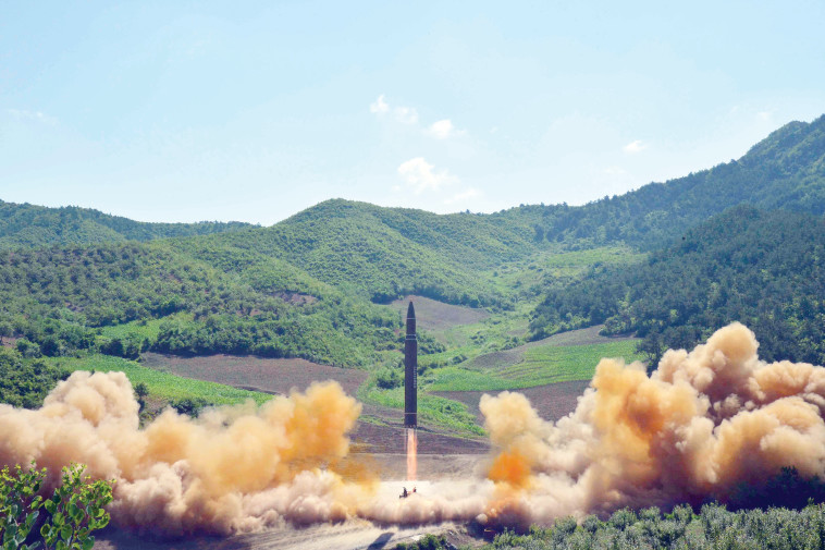ניסוי בטילים של קוריאה הצפונית. בשנים האחרונות חלה התקדמות בתוכנית הפיתוח שלהם. צילום: רויטרס