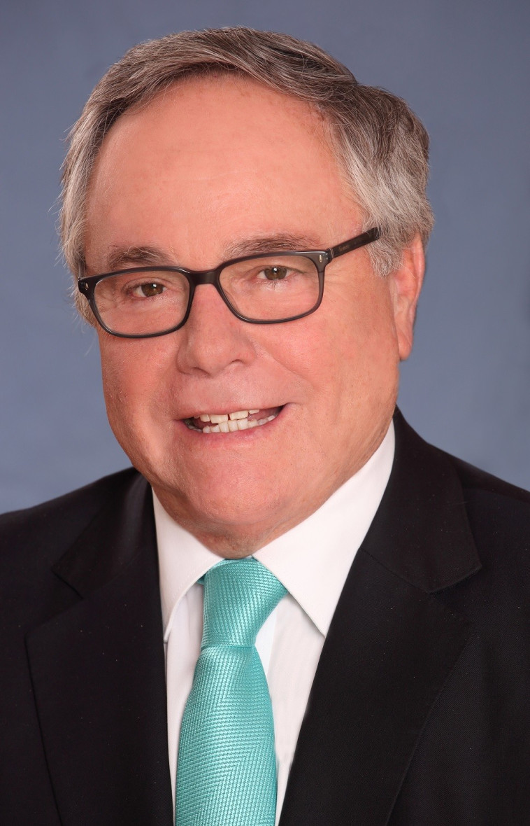 700 עובדים הוחזרו. יאיר המבורגר