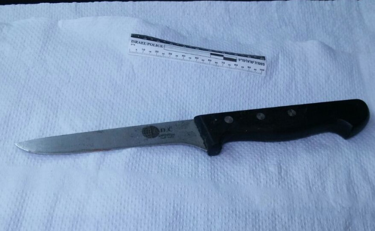 הסכין שבו השתמשה המחבלת. צילום: דוברות המשטרה