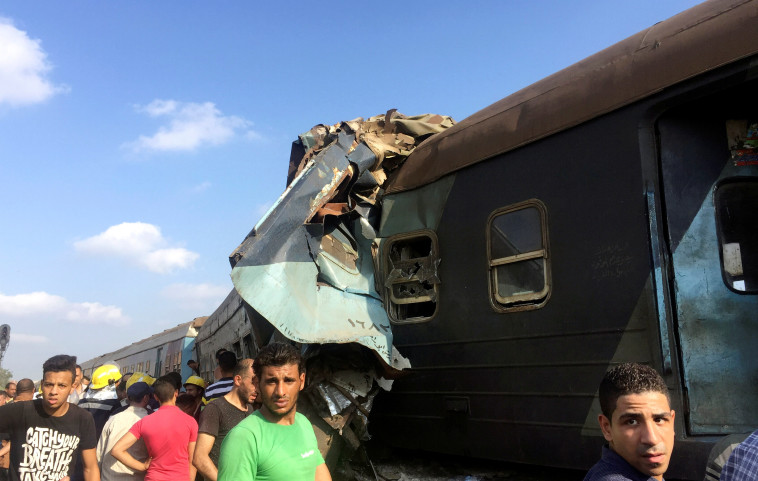 23 מהפצועים זקוקים לטיפול כירורגי. תאונת הרכבת במצרים, צילום: רויטרס
