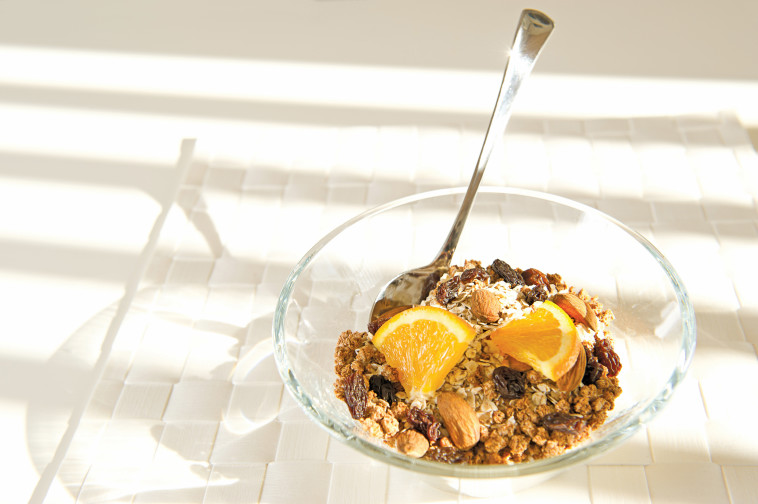 Breakfast, granola (Photo: Eng Image)