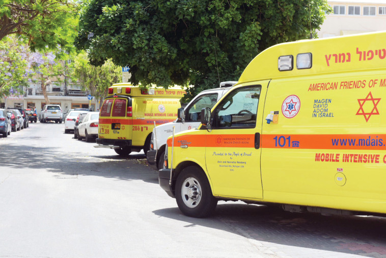 אמבולנס. צילום: אבשלום ששוני