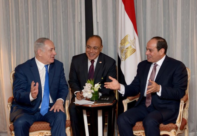נתניהו וא-סיסי. לפי הדיווח, נשיא מצרים תומך בתכנית. צילום: אבי אוחיון, לע"מ