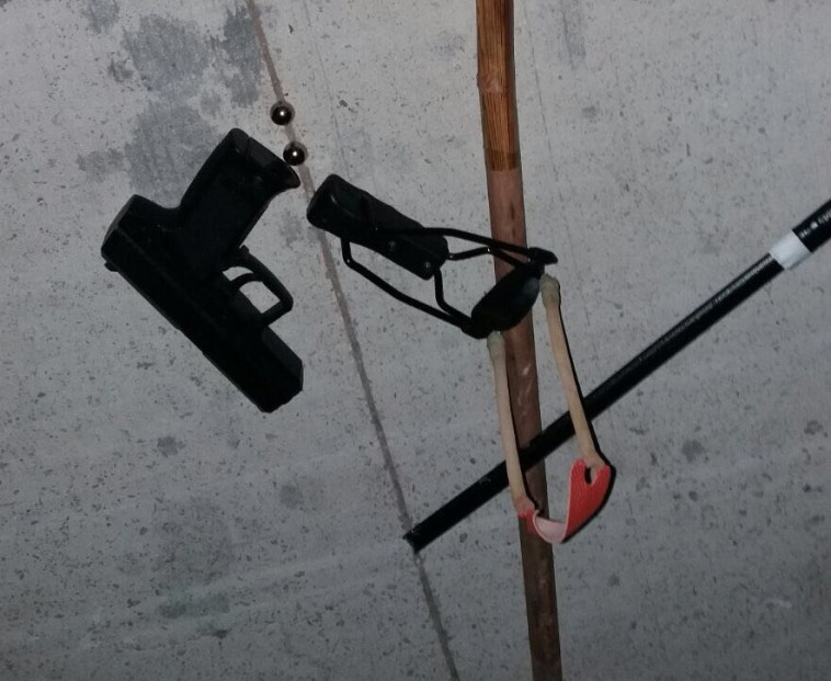 כלי הנשק שנתפסו באשקלון, צילום: דוברות המשטרה