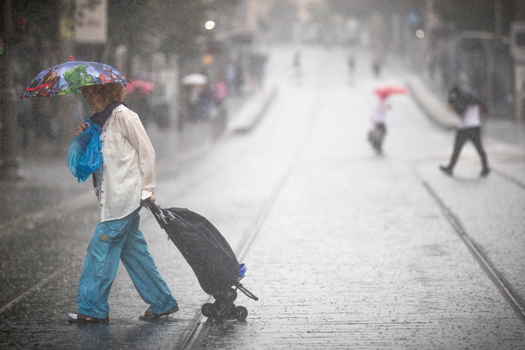 רק 4 מ"מ, גשם בירושלים, אתמול. צילום: מרק ישראל סלם