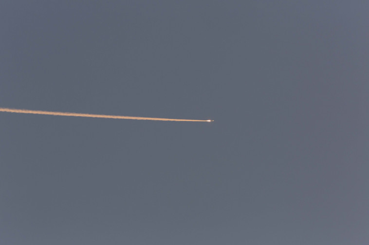 ירי רקטות מרצועת עזה. צילום: יונתן זינדל, פלאש 90