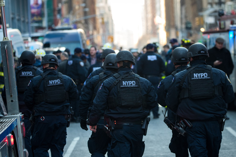 משטרת ניו יורק סמוך לזירת הפיגוע. צילום: איי.אף.פי