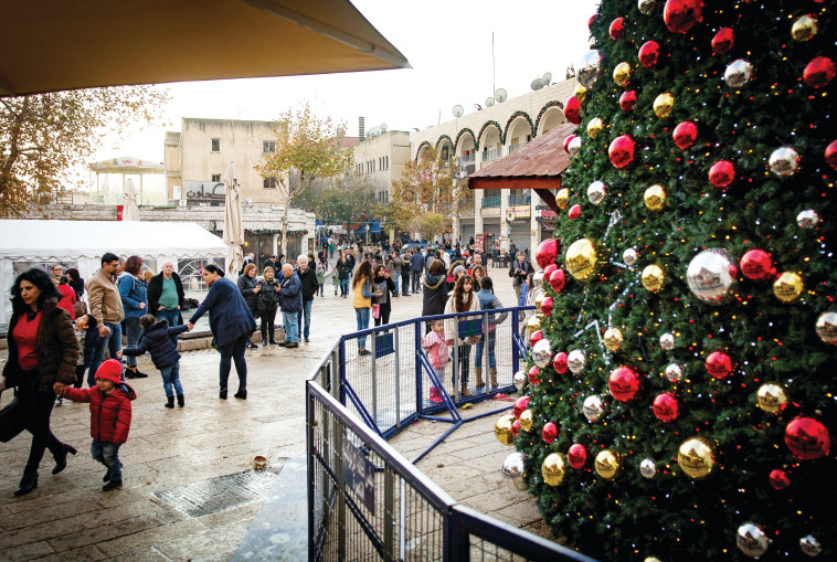 העיר נצרת בחג המולד. רונן פלוט לא יקבל יותר זרי פרחים? צילום: סבי ברנס, פלאש 90