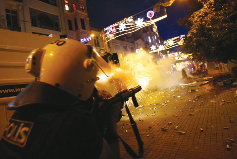 המחאה ההמונית באיסטנבול ב-2013. צילום: רויטרס