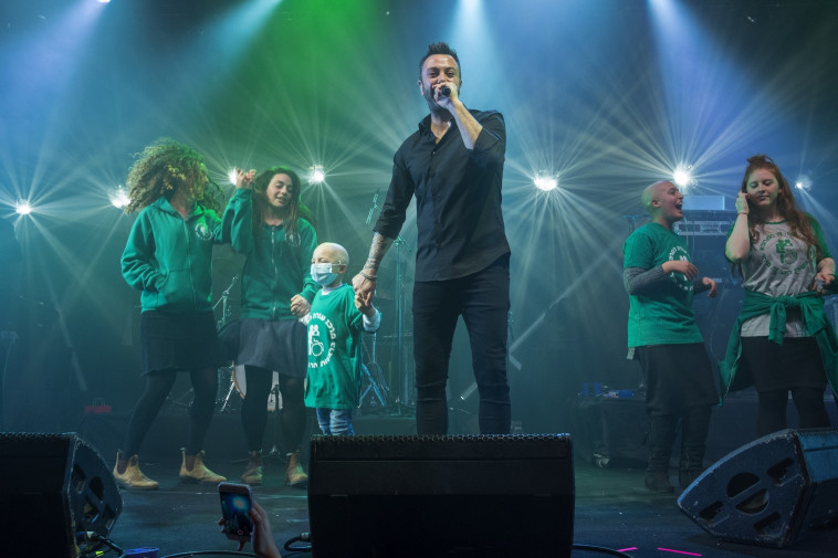 מהפכה של שמחה. ליאור נרקיס