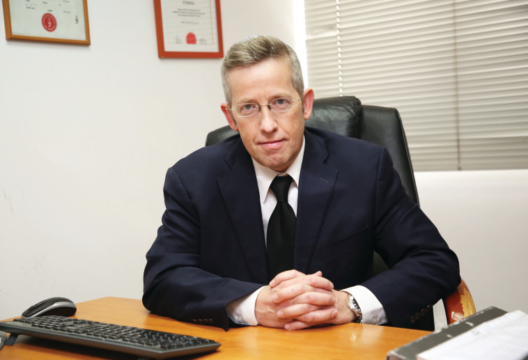 עו''ד יוסי פוקס