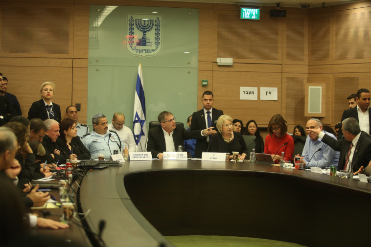 הדיון בוועדת הפנים של הכנסת. צילום: מרק ישראל סלם