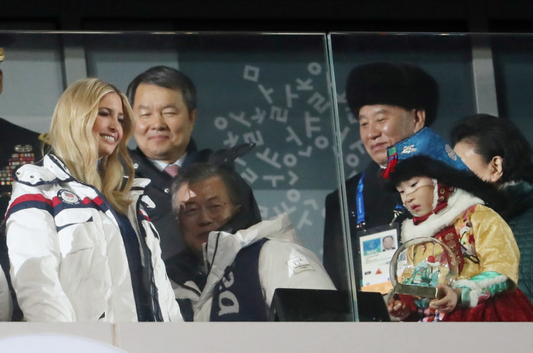  איוונקה טראמפ, הנשיא הדרום קוריאני מון והבכיר הצפון קוריאני קים יונג צ'וי. צילום: רויטרס