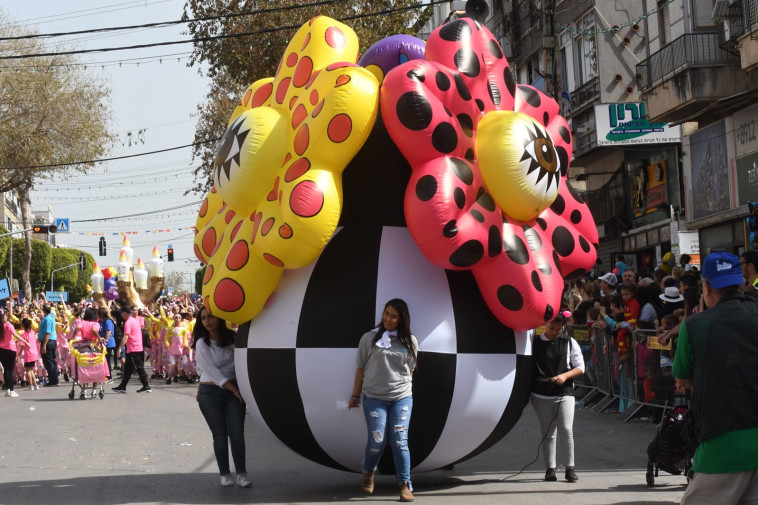 מיצג בעדלאידע