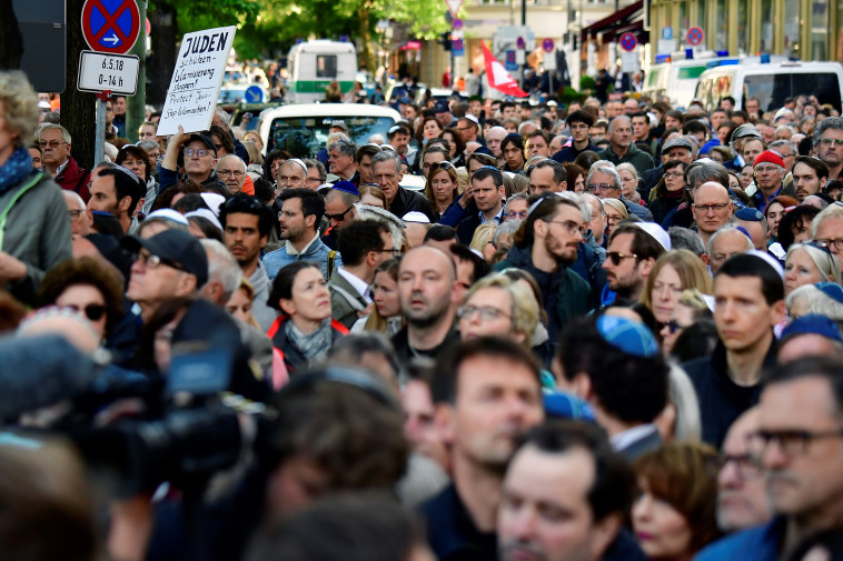 מחאה בברלין נגד אנטישמיות (צילום: AFP)