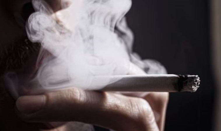 עישון סיגריה